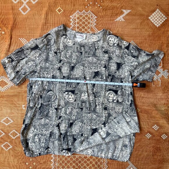 L’Amadei Plus Graphic Art Print Top – Black & Cream Abstract Faces Tee, Size 2X - Picture 3 of 4